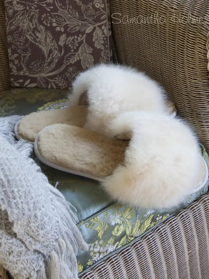 Alpaca Fur Slides